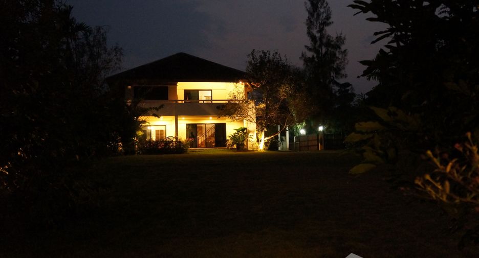 For sale 4 bedrooms villa in Mueang Chiang Rai, Chiang Rai