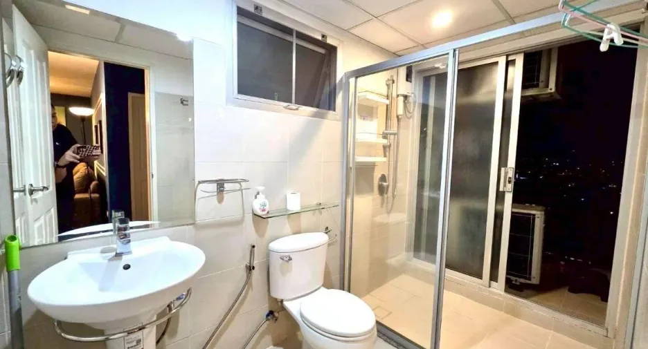 For sale and for rent 2 bedrooms condo in Watthana, Bangkok