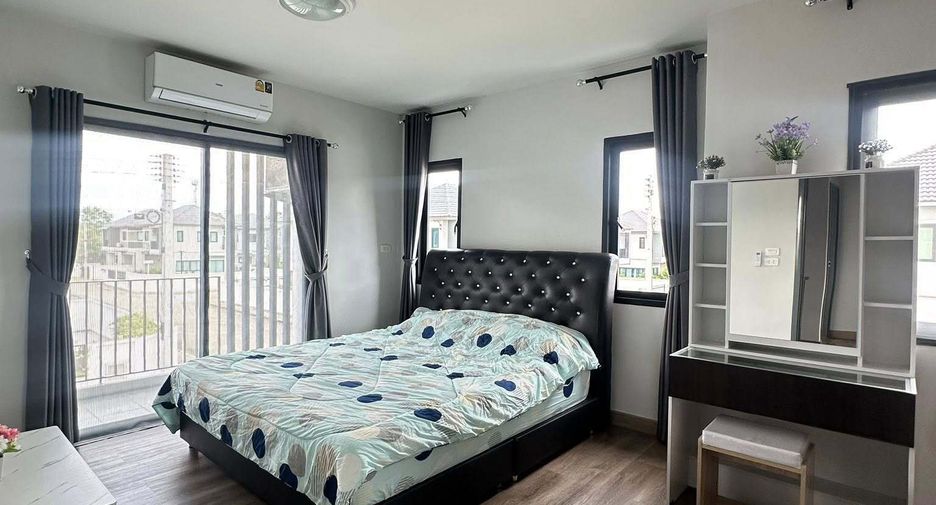 Casa en alquiler de 3 habitaciones en San Kamphaeng, Chiang Mai