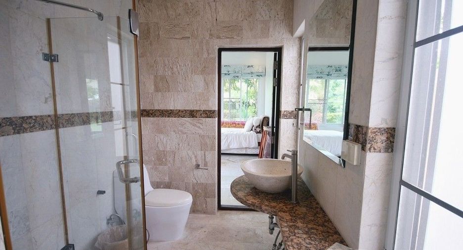 Villa zum Kauf mit 5 Zimmer in Sam Roi Yot, Prachuap Khiri Khan
