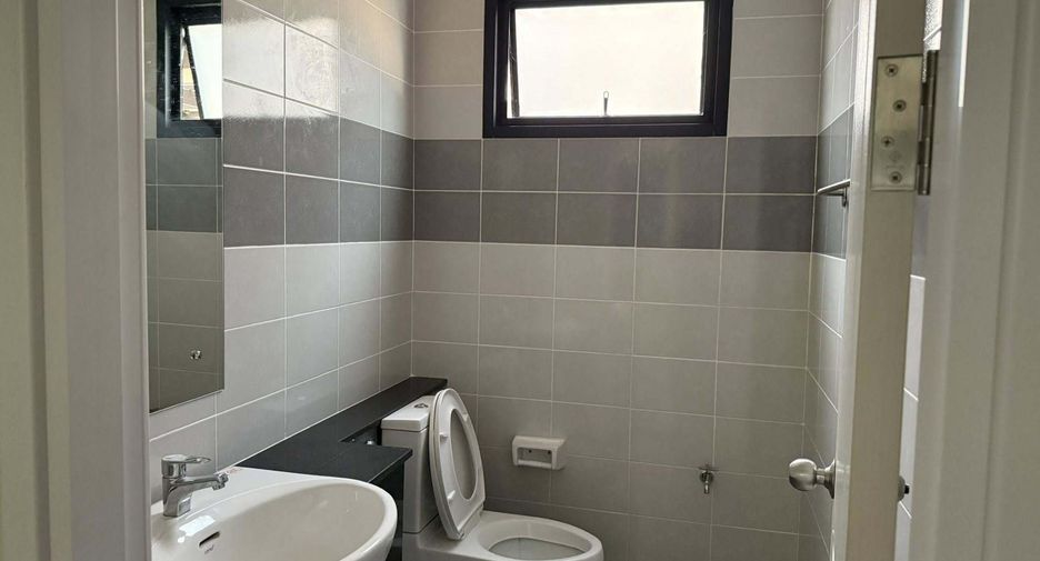 For rent 3 bedrooms house in San Kamphaeng, Chiang Mai