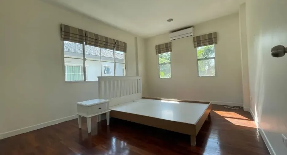 For sale and for rent 3 bedrooms house in Prawet, Bangkok