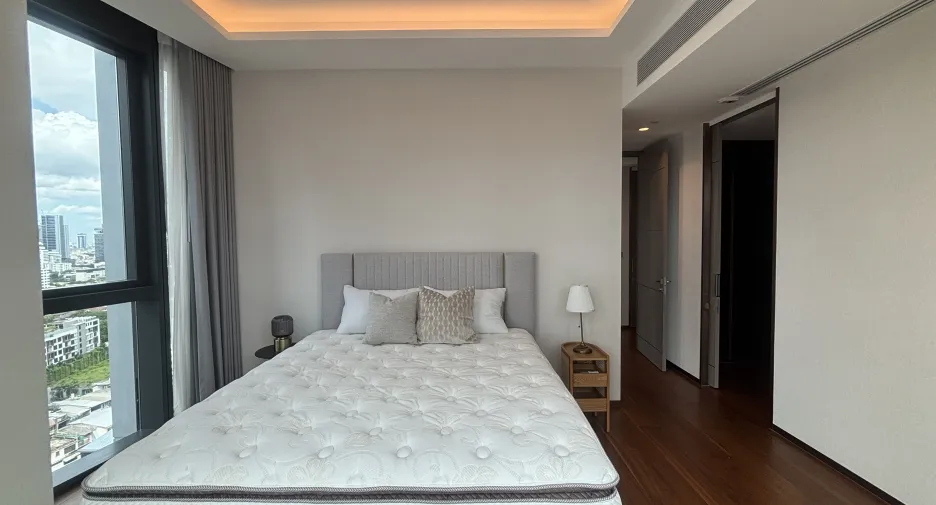 For sale そして for rent 2 ベッドルーム condo in Khlong Toei, Bangkok