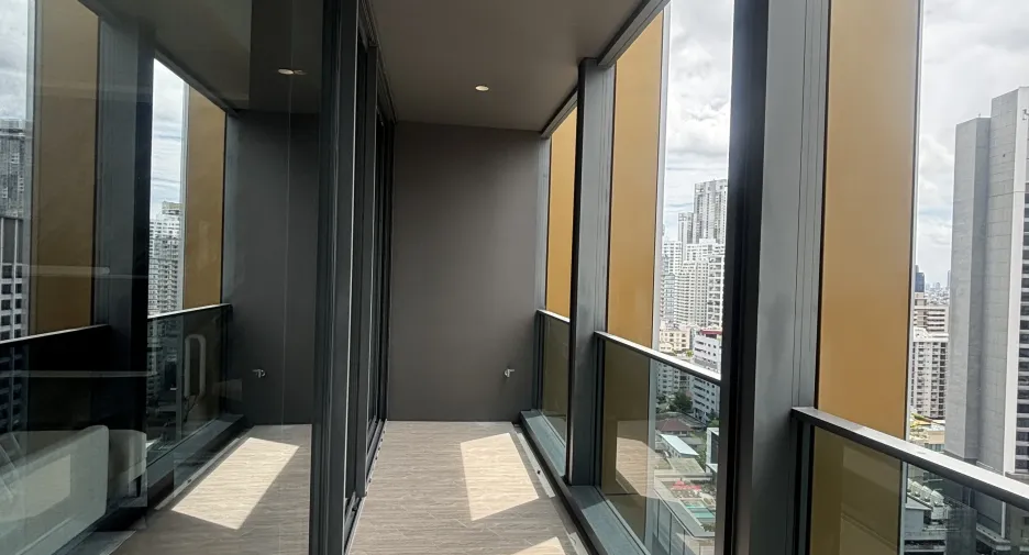For sale そして for rent 2 ベッドルーム condo in Khlong Toei, Bangkok
