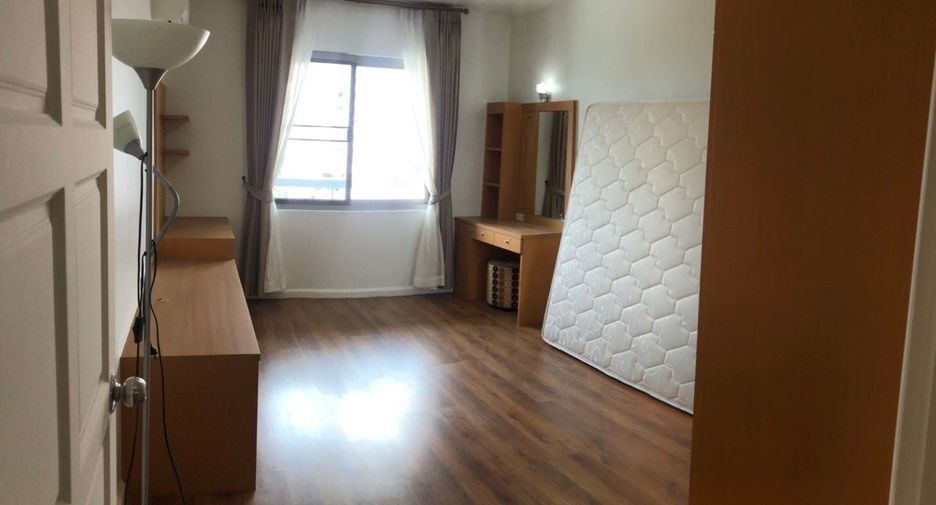For sale and for rent 3 bedrooms condo in Watthana, Bangkok