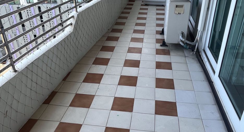 For rent 2 bedrooms condo in Si Racha, Chonburi