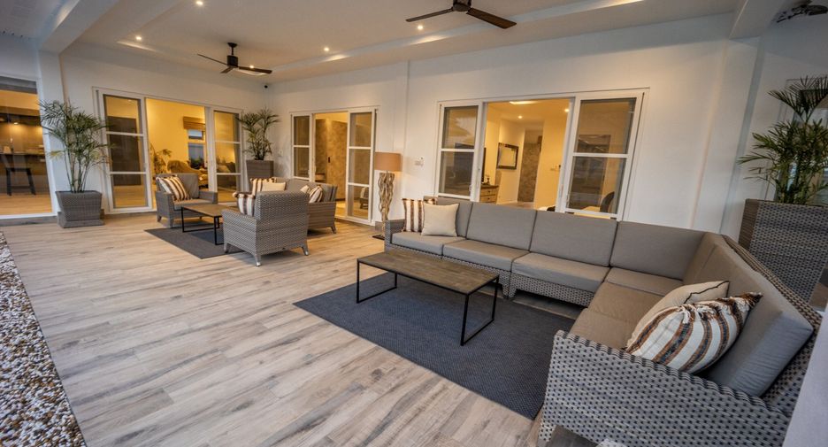 For sale 3 bedrooms villa in Hua Hin, Prachuap Khiri Khan