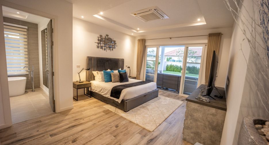 For sale 3 bedrooms villa in Hua Hin, Prachuap Khiri Khan