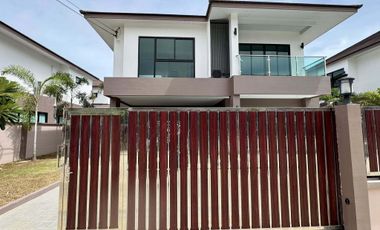 À louer 4 chambres villa à Bang Lamung, Chonburi