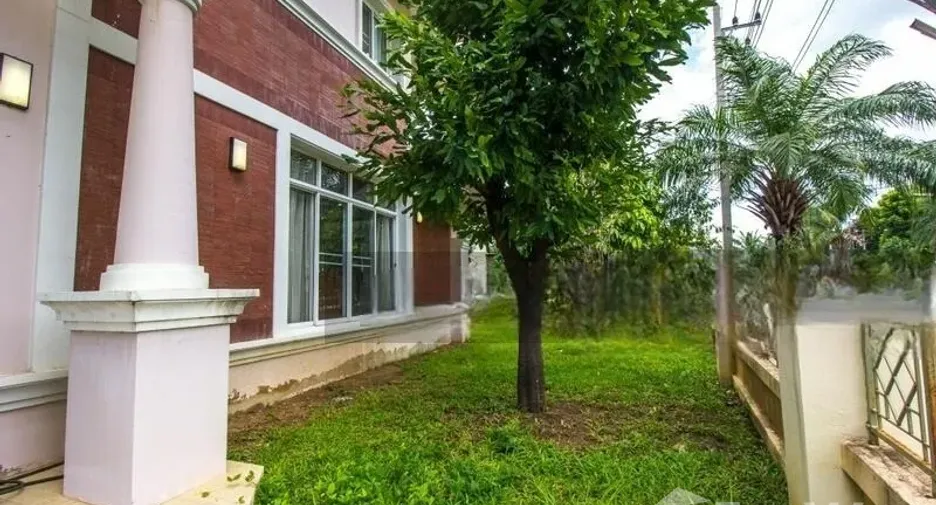 For sale 4 bedrooms house in Mueang Chiang Mai, Chiang Mai