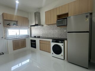 Villa en alquiler de 3 habitaciones en Bang Lamung, Chonburi
