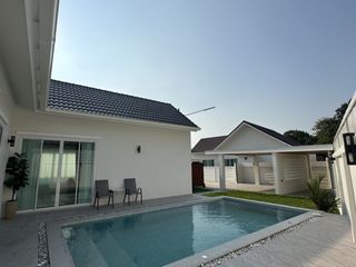 Villa en alquiler de 3 habitaciones en Bang Lamung, Chonburi