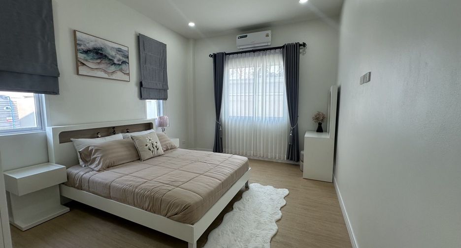 For rent 3 bedrooms villa in Bang Lamung, Chonburi