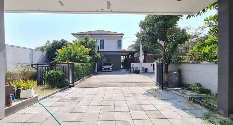 For sale 3 bedrooms house in Khlong Sam Wa, Bangkok