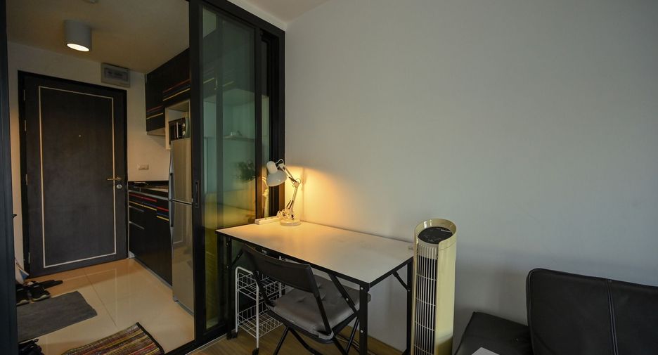 For sale studio condo in Huai Khwang, Bangkok