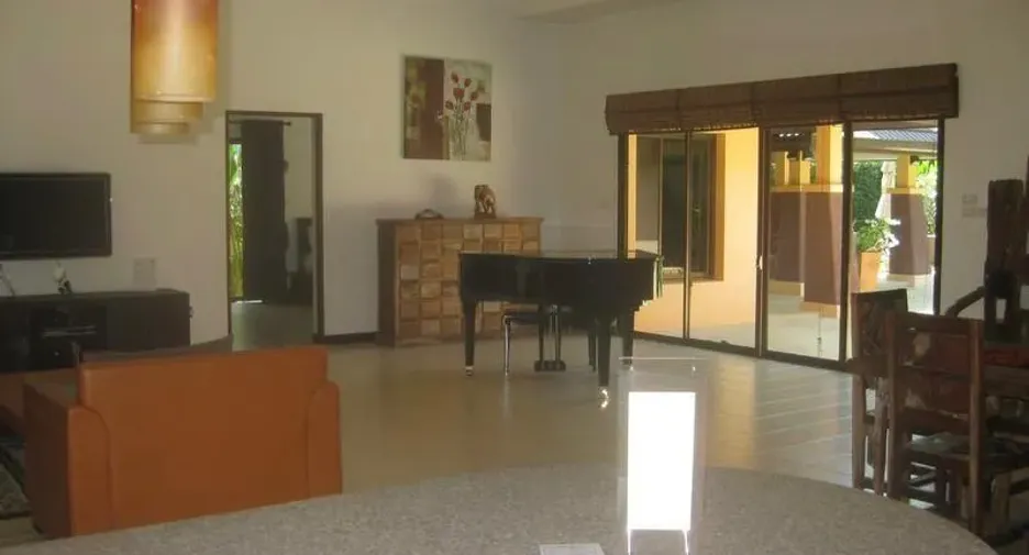 For sale and for rent 4 bedrooms villa in Mueang Krabi, Krabi