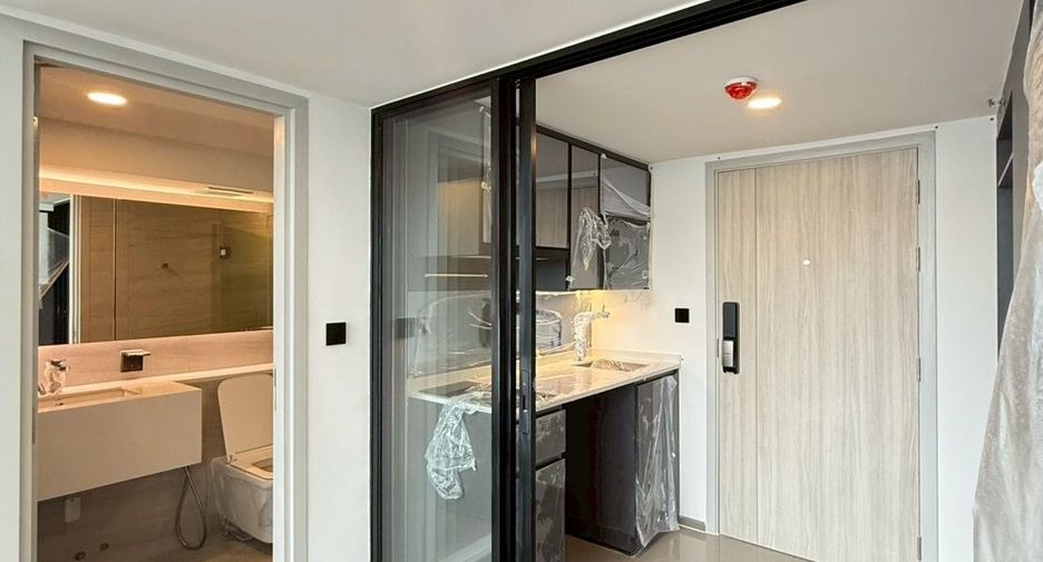 À vendre 2 chambres condo à Bang Rak, Bangkok