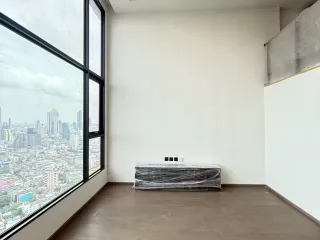 Condo en venta de 2 habitaciones en Bang Rak, Bangkok