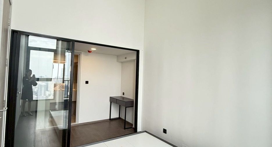 À vendre 2 chambres condo à Bang Rak, Bangkok