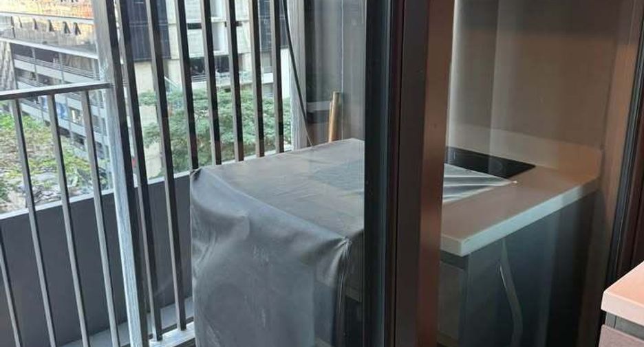 For sale 1 bed condo in Huai Khwang, Bangkok