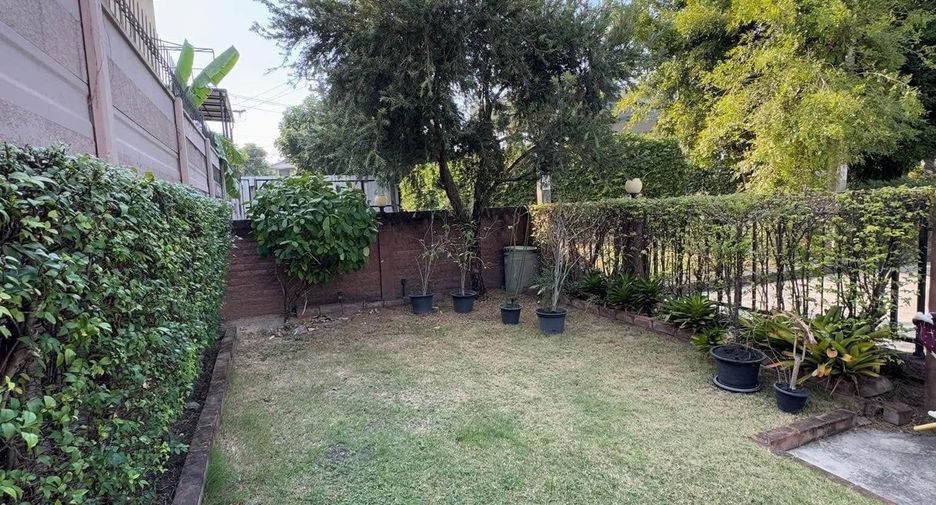 For sale 3 bedrooms house in Suan Luang, Bangkok
