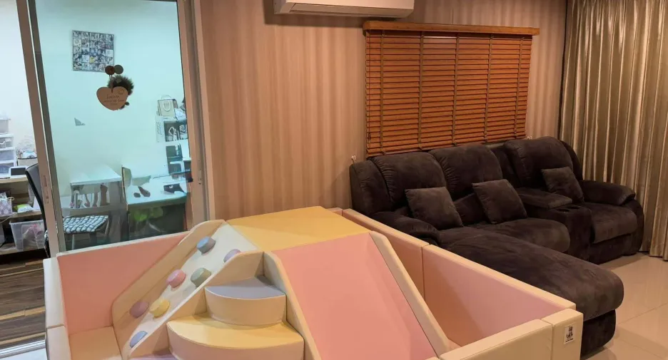 For sale 3 bedrooms house in Suan Luang, Bangkok