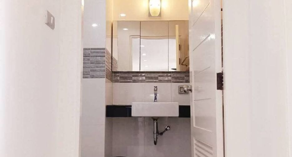 For rent 2 bedrooms condo in Bang Lamung, Chonburi
