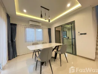 À louer 3 chambres maison à Bang Lamung, Chonburi
