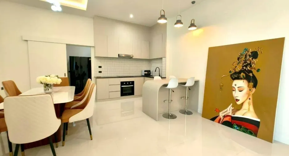 À louer 4 chambres villa à Bang Lamung, Chonburi