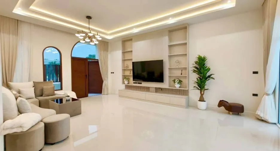 À louer 4 chambres villa à Bang Lamung, Chonburi