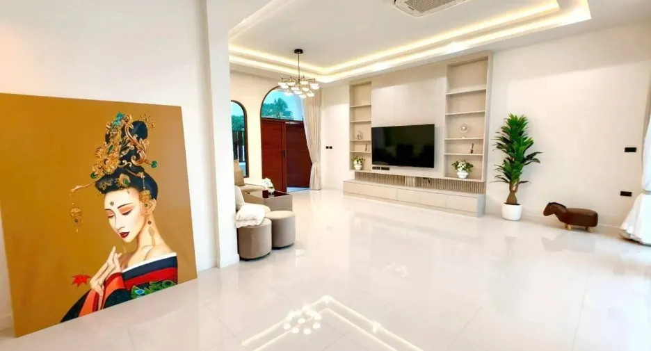 À louer 4 chambres villa à Bang Lamung, Chonburi