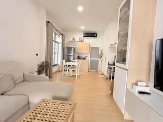 Casa adosada en venta de 2 habitaciones en Bang Lamung, Chonburi
