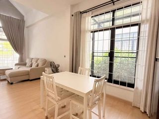 Casa adosada en venta de 2 habitaciones en Bang Lamung, Chonburi