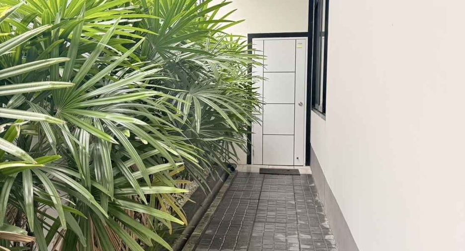 For sale 2 bedrooms townhouse in Bang Lamung, Chonburi