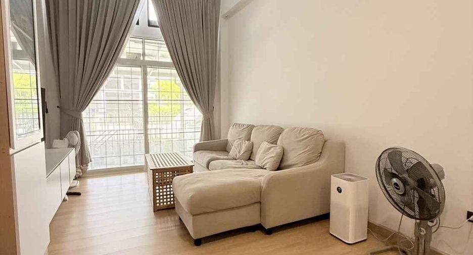 For sale 2 bedrooms townhouse in Bang Lamung, Chonburi