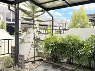 Casa adosada en venta de 2 habitaciones en Bang Lamung, Chonburi
