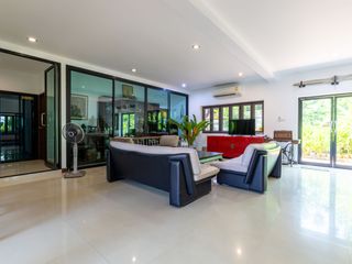 Villa en venta de 8 habitaciones en Mueang Phuket, Phuket