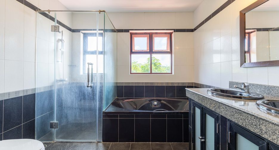 Villa en venta de 8 habitaciones en Mueang Phuket, Phuket