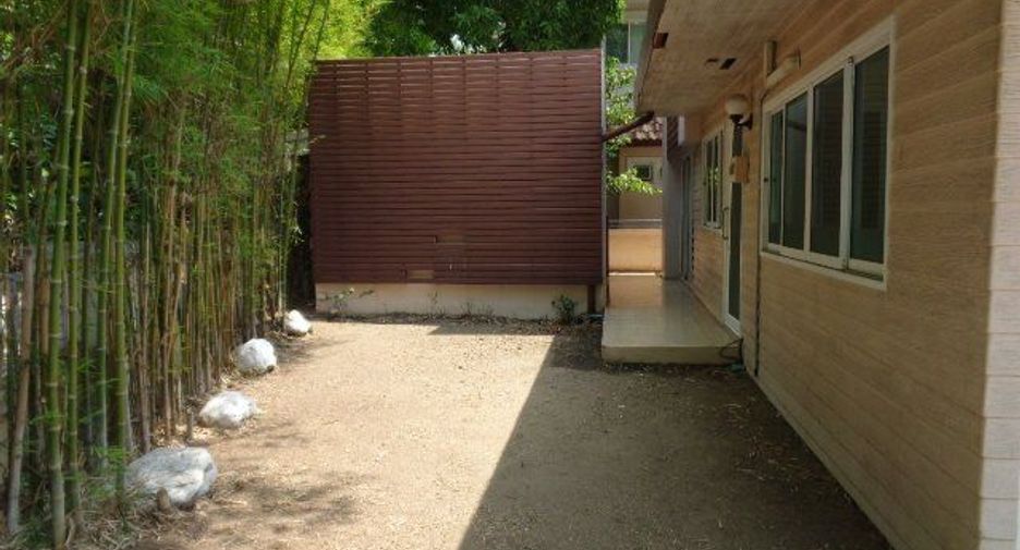 For sale 5 bedrooms house in Mueang Chiang Mai, Chiang Mai