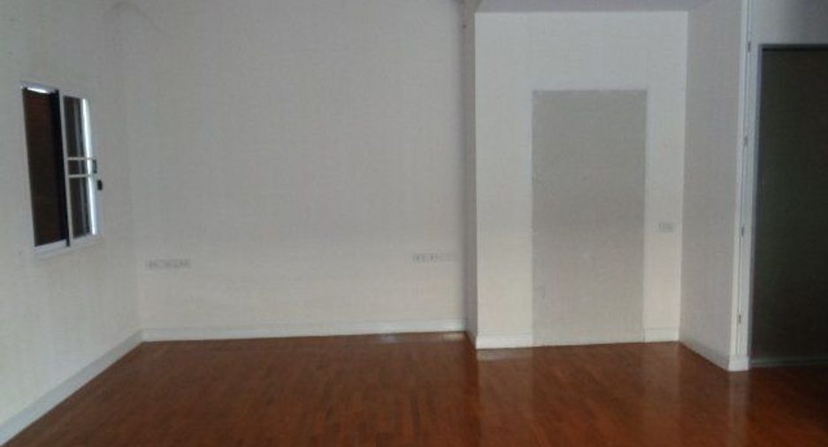 For sale 5 bedrooms house in Mueang Chiang Mai, Chiang Mai