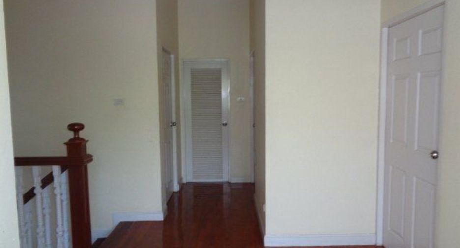 For sale 5 bedrooms house in Mueang Chiang Mai, Chiang Mai