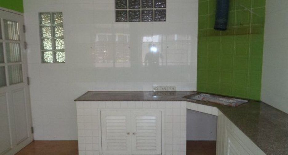 For sale 5 bedrooms house in Mueang Chiang Mai, Chiang Mai