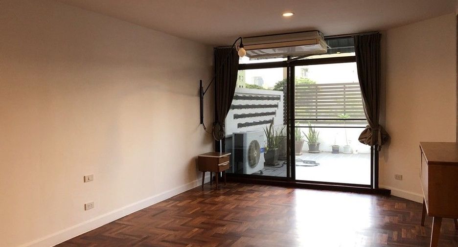 For sale and for rent 2 bedrooms condo in Watthana, Bangkok