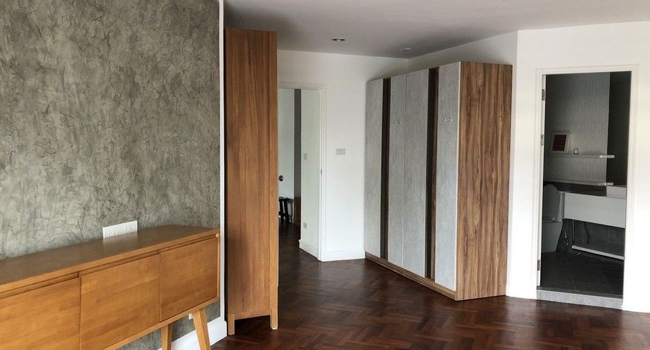 For sale and for rent 2 bedrooms condo in Watthana, Bangkok