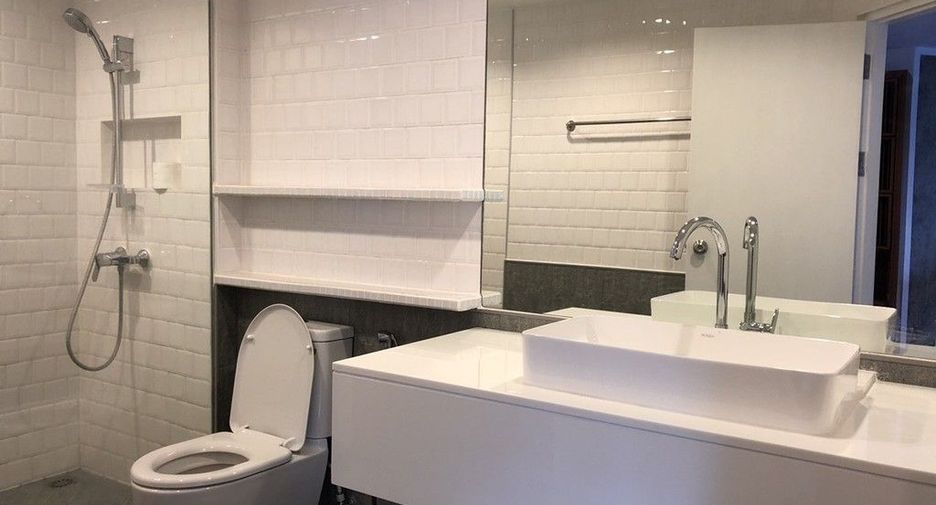For sale and for rent 2 bedrooms condo in Watthana, Bangkok