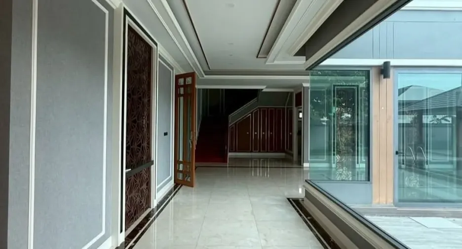 For sale and for rent 4 bedrooms house in Lak Si, Bangkok