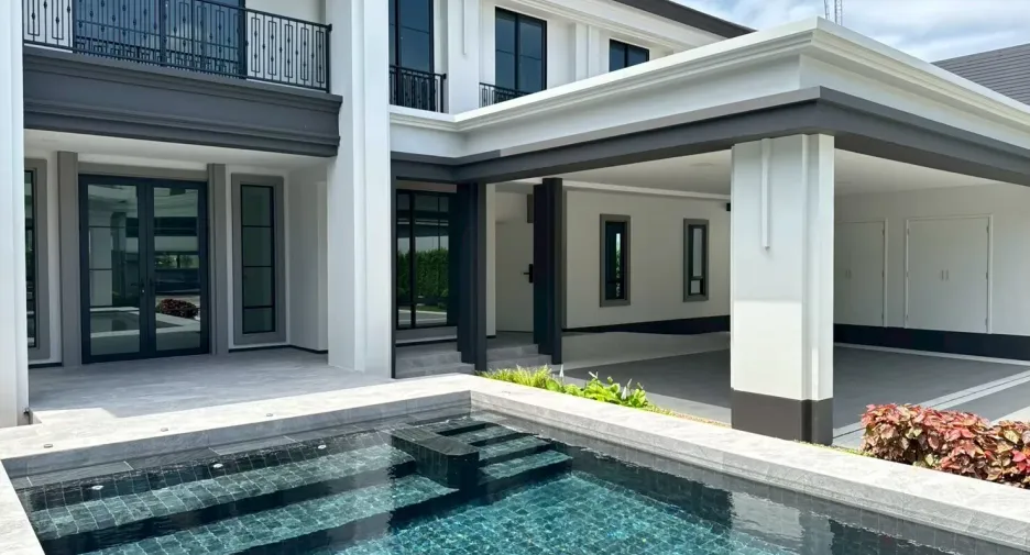 For sale and for rent 4 bedrooms house in Mueang Samut Prakan, Samut Prakan