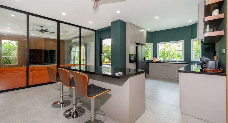 For sale 3 bedrooms villa in Kathu, Phuket