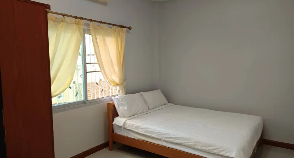 Casa en alquiler de 2 habitaciones en Bang Lamung, Chonburi