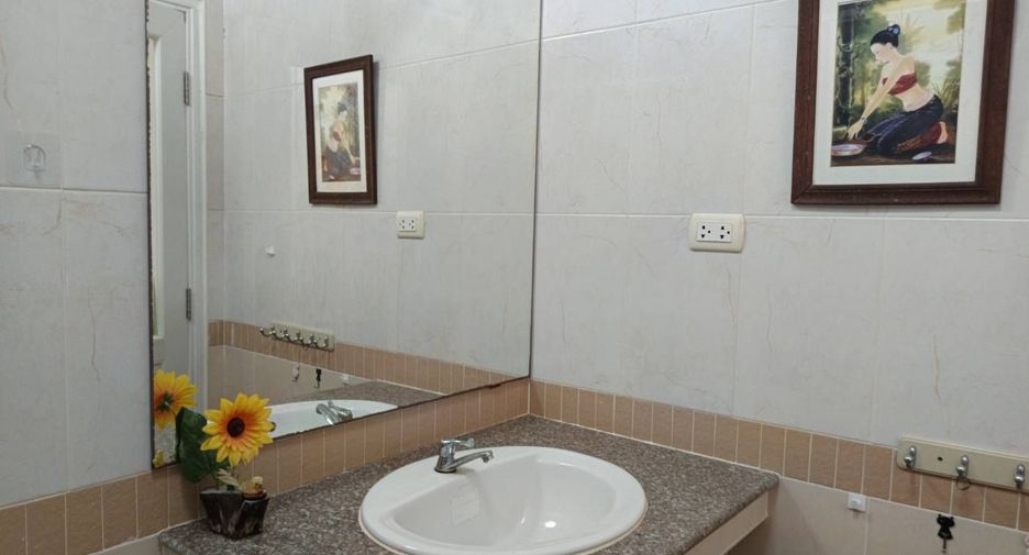 Casa en alquiler de 2 habitaciones en Bang Lamung, Chonburi
